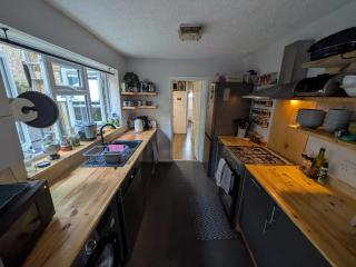 "Double Room to Let in Swindon Old Town with WiFi" — photo 4